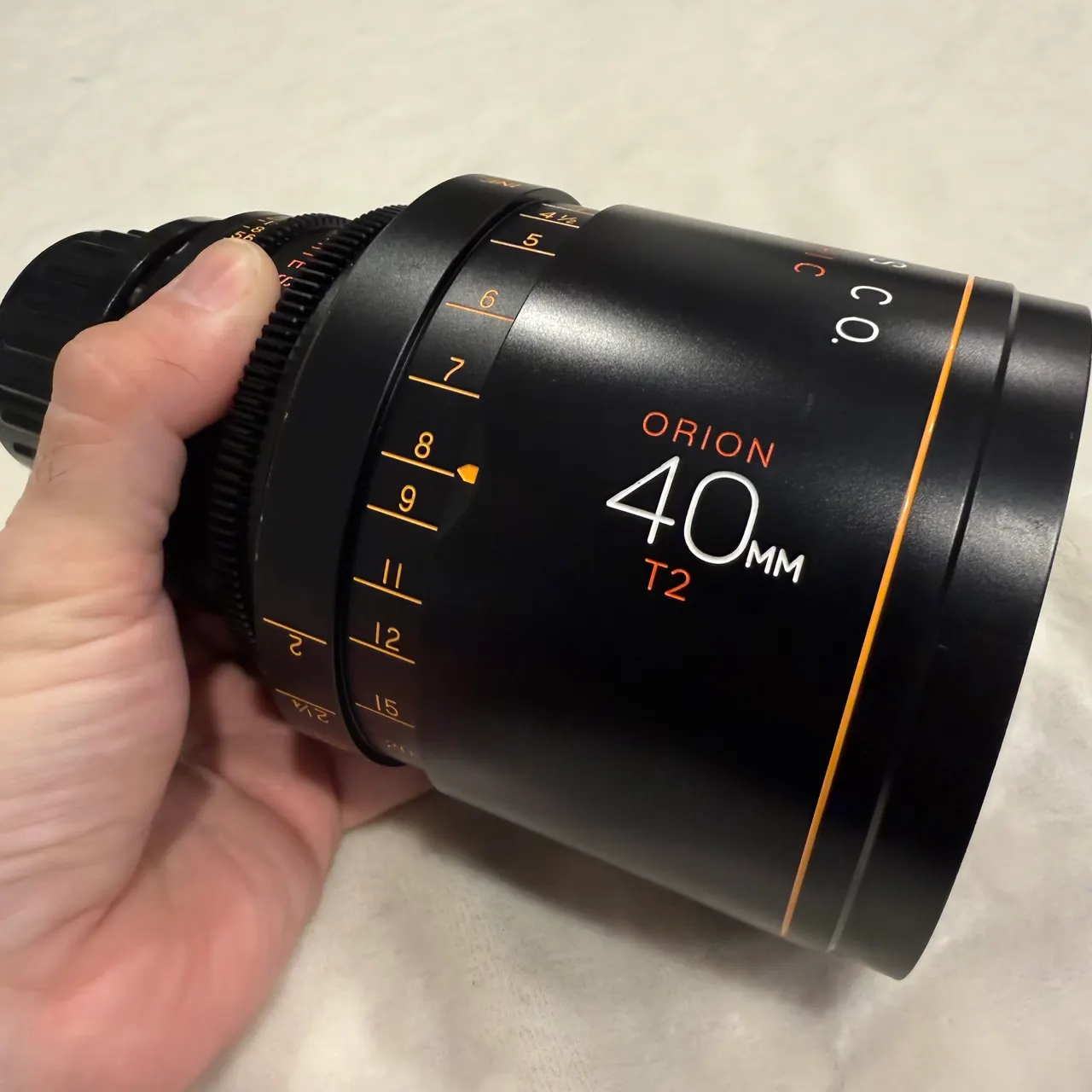 The 40mm Orion, side view with the focus scale.